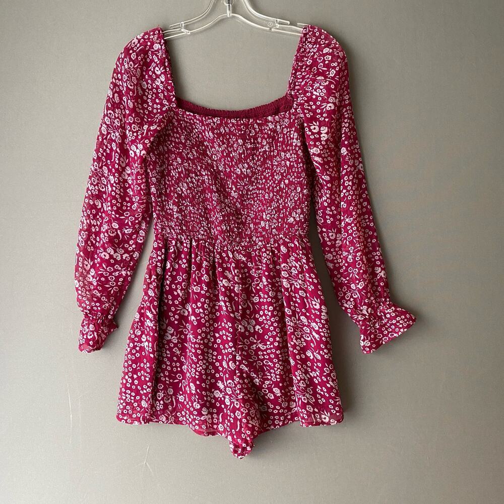 Abercrombie Boho Beachy Relaxed Dainty Smocked Floral Romper SP Pink
